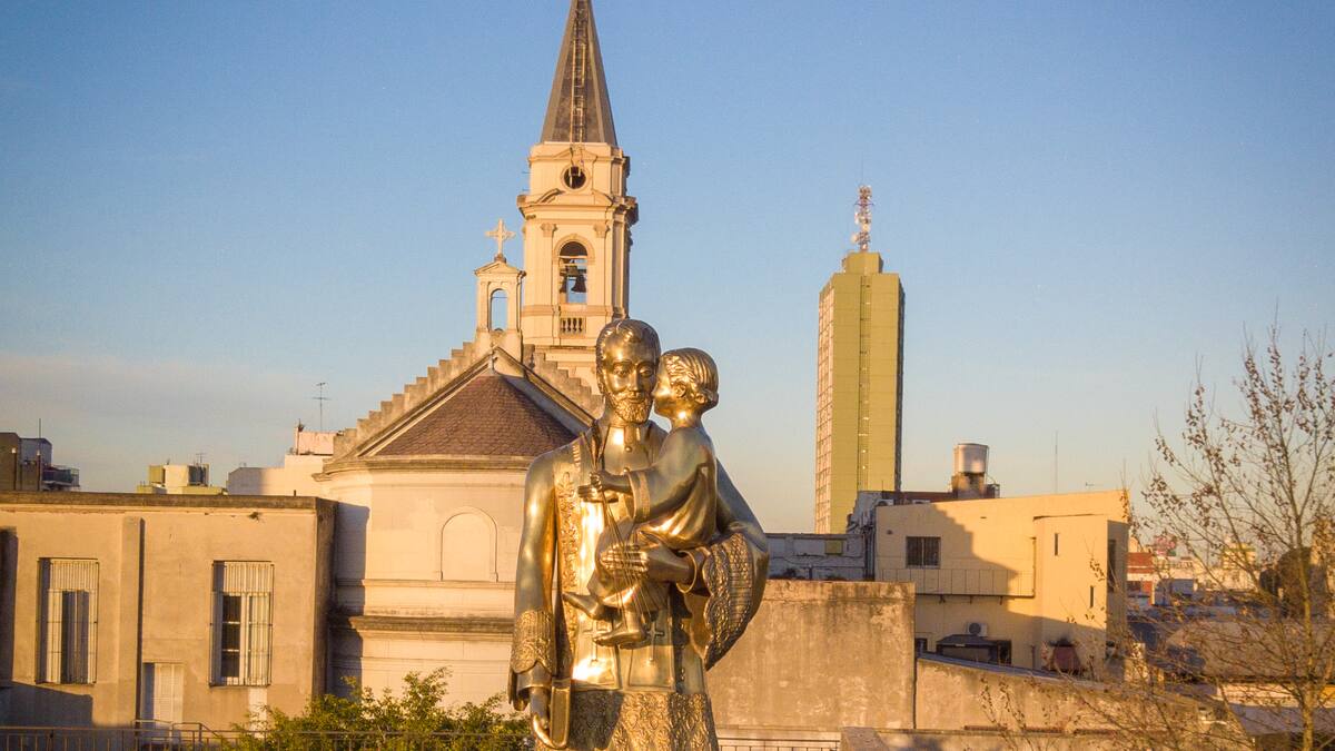 San Cayetano no siempre fue el santo del trabajo: la historia detrás del ritual que cada 7 de agosto conmueve a la Argentina