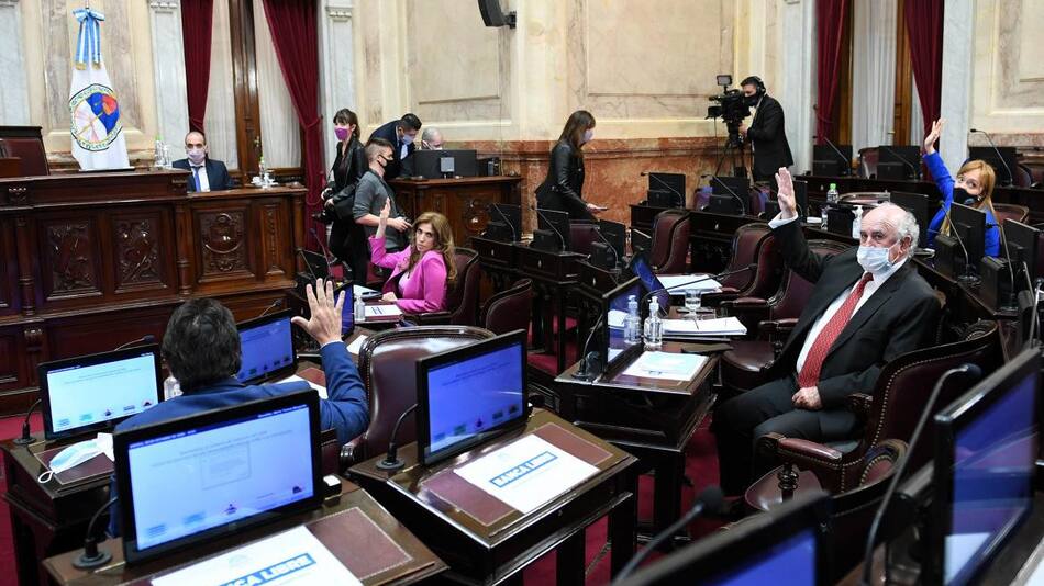 El senado aprobó la ley para garantizar la compra de vacunas