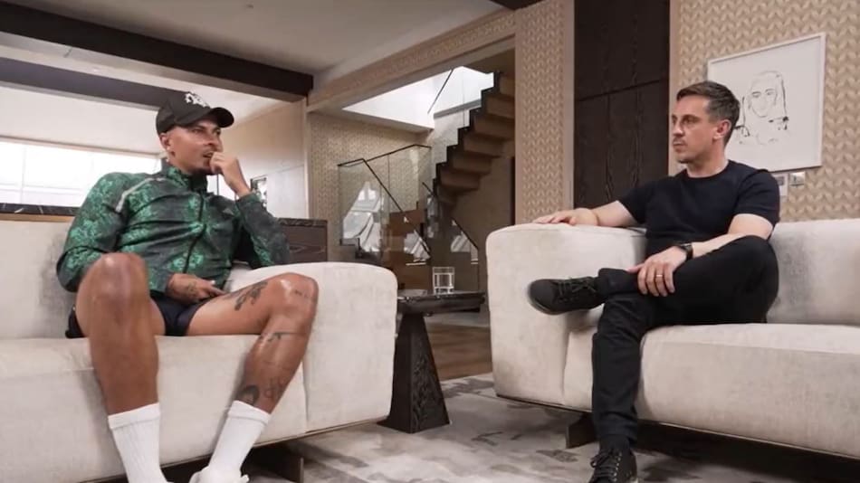 Dele Alli reveló los traumas que sufrió durante su infancia en un podcast con Gary Neville. Foto: captura de pantalla.