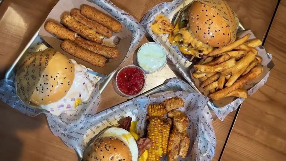 Hamburguesas de La Birra Bar. Foto: Instagram @labirrabar.usa