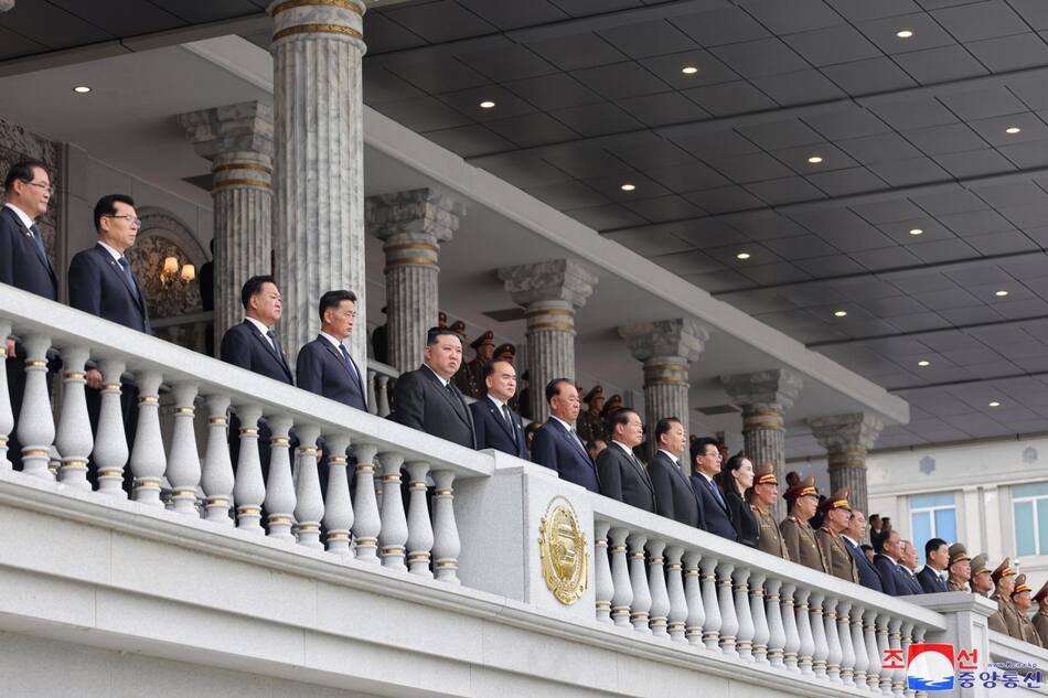 Corea del Norte realizó una gran ceremonia por el 30 aniversario de la muerte de Kim Il-sung. Foto: EFE.