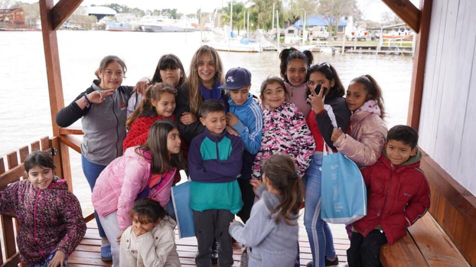 Malena Galmarini y Romina Barrios inauguraron el Muelle Vecinal de las Infancias y un nuevo espacio recreativo en el barrio Almirante Brown, Tigre