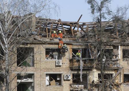 Rusia lanzó 70 misiles y 145 drones contra Ucrania en su ataque masivo. EFE