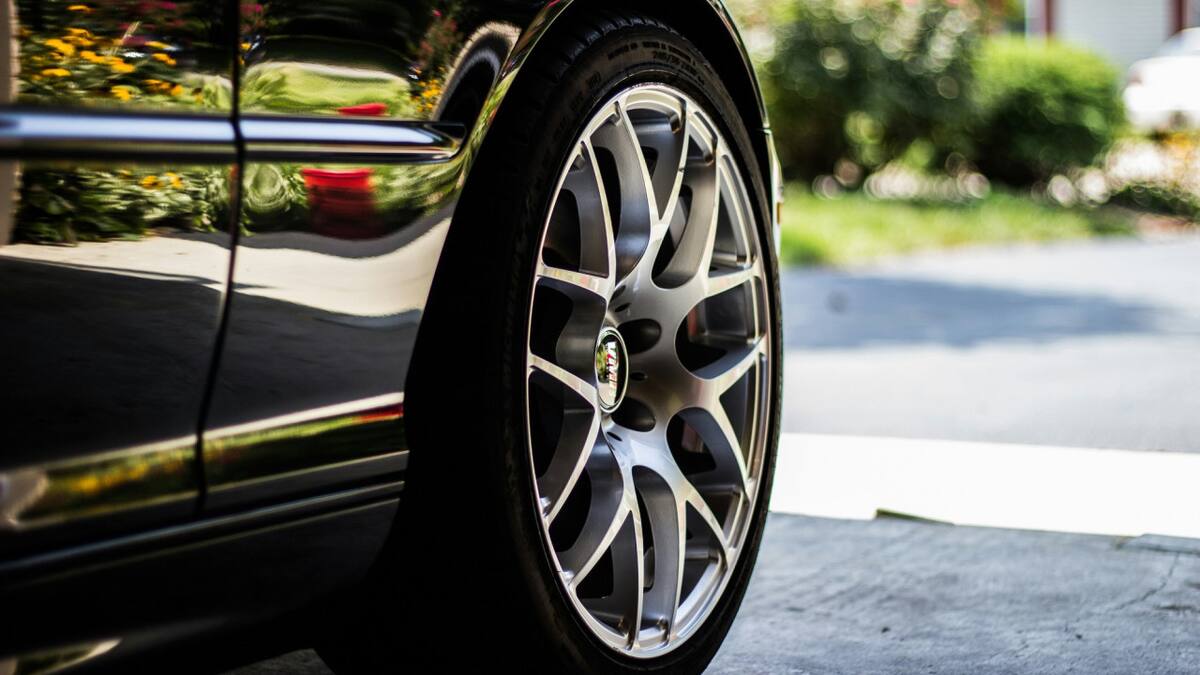 Trucos para limpiar el auto. Foto Unsplash.