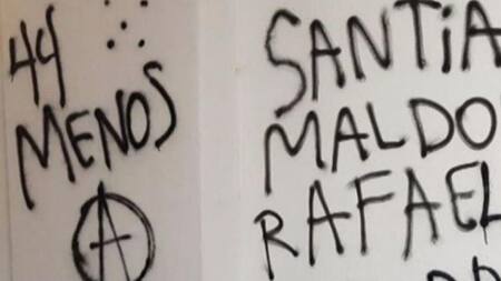 Muerte de mapuche - Protesta en el Cabildo