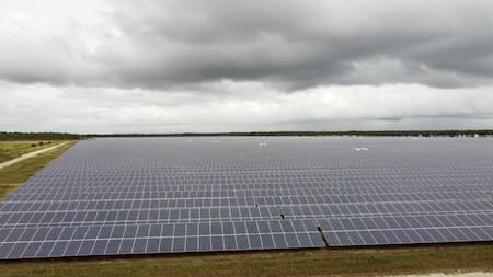 Planta de energía solar. Foto: EFE.