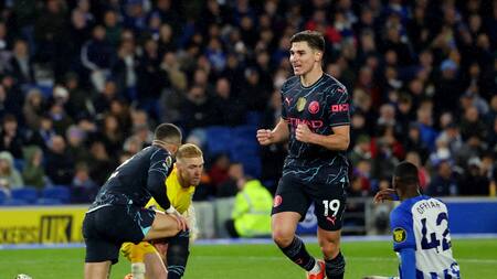 Julián Álvarez convirtió en la goleada del City contra Brighton. Foto: Reuters