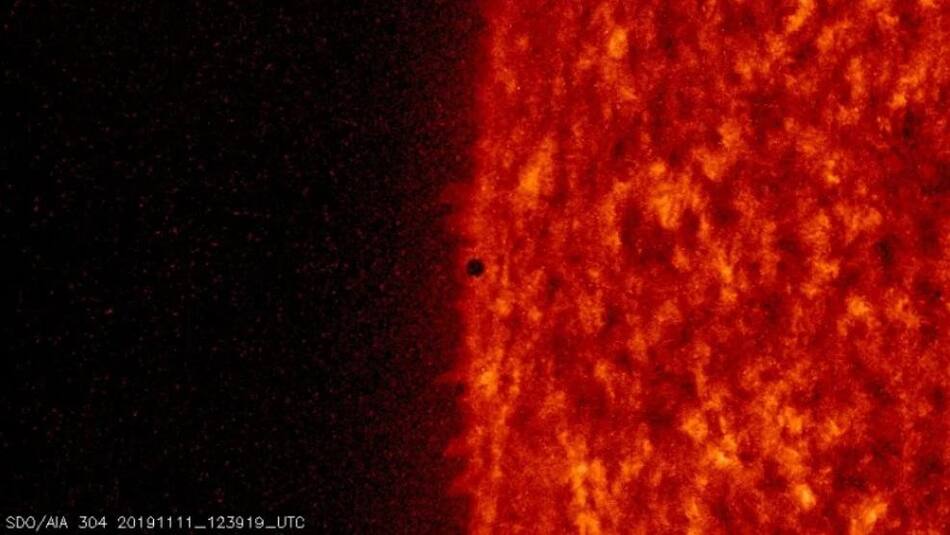 Mercurio pasea frente al Sol, NASA, ciencia, planetas