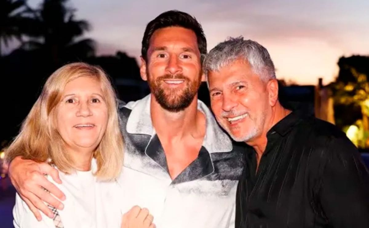 El matrimonio junto a Lionel, uno de los hijos de la pareja