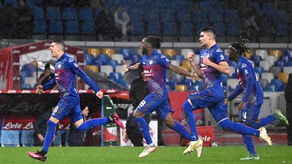 Festejo del Cremonese ante Napoli por la Copa Italia. Foto: EFE.