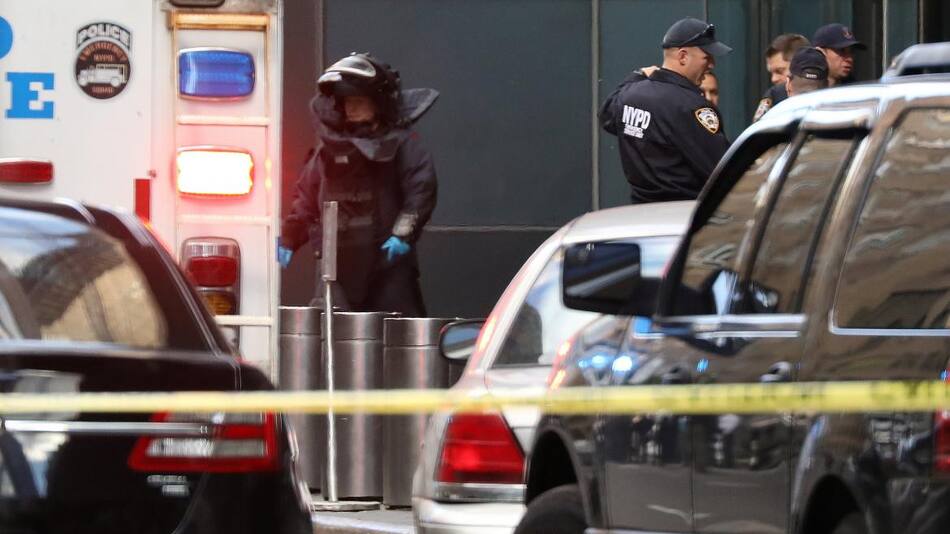 Evacuación del edificio Time Warner Center donde se emite CNN en EE.UU (Reuters)