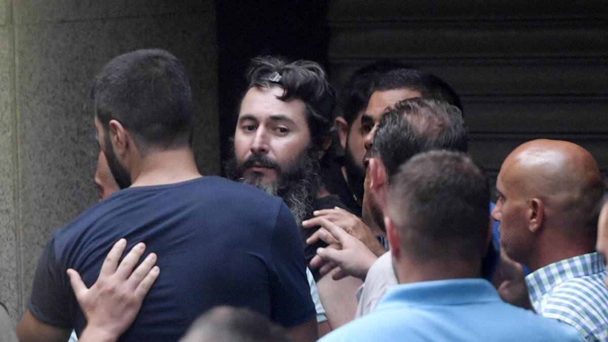 Ahorrista se atrincheró en Libano para que le devuelvan sus ahorros. Foto: EFE.