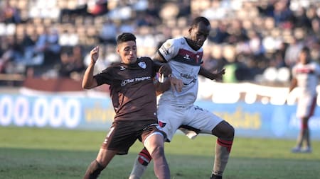 Platense vs. Colón de Santa Fe. Foto: Télam.