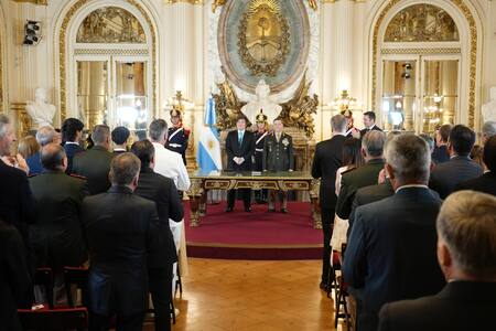 Carlos Presti juró como nuevo ministro de Defensa.