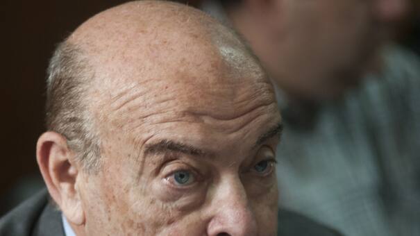 Cavallo aseguró que la inflación de febrero bajó más de lo previsto y pidió acelerar la devaluación