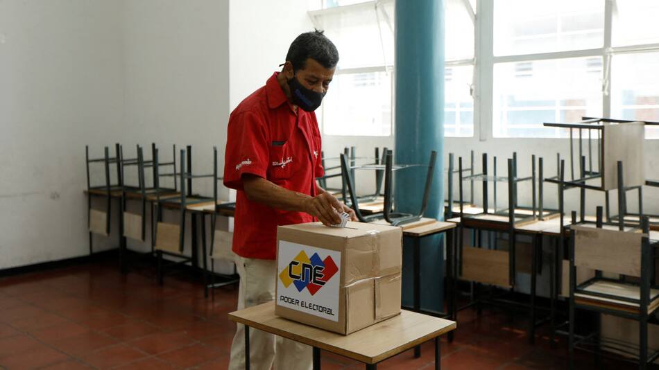 Simulación electoral en Venezuela. Foto: Reuters.