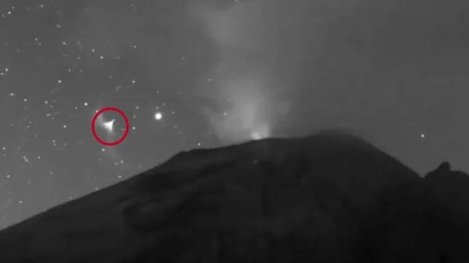 Captaron actividad OVNI dentro del cráter del volcán Popocatépetl. Foto: X / @disclosureorg.