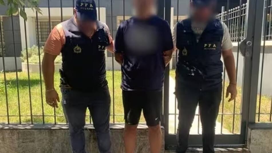 Detuvieron a contrabandista buscado por Interpol. Foto: X.