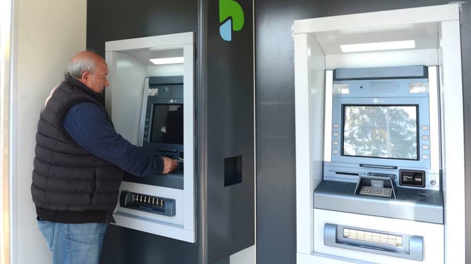 Nuevos límites de extracción en los cajeros automáticos. Foto: Reuters.