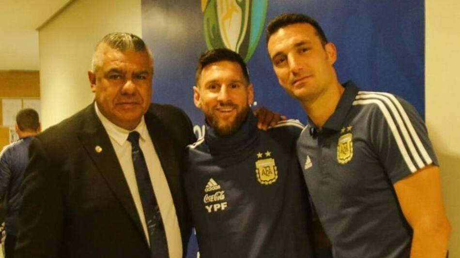 Claudio "Chiqui" Tapia, Lionel Messi y Lionel Scaloni