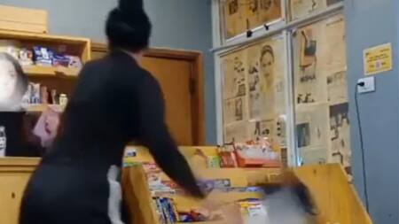 Una empleada se volvió viral por destrozar un buffet de la Universidad de Mar del Plata.