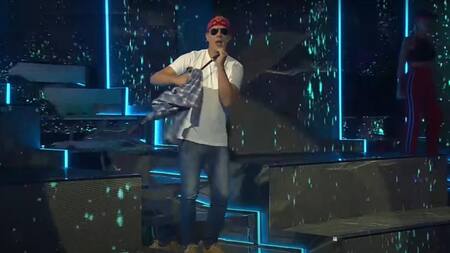 Santiago Zeyen como Axel Rose