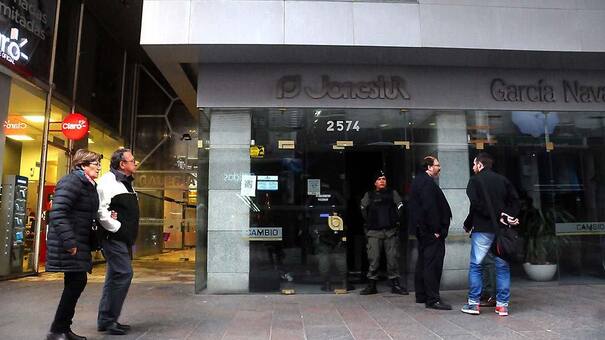 Por presunto lavado de dinero, la policía de Andorra investiga casas de cambio argentinas