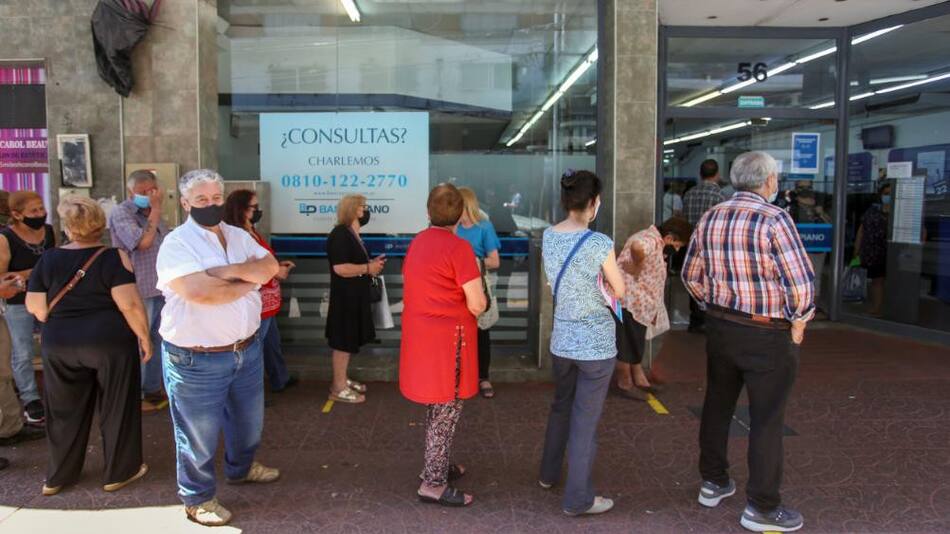 Jubilados, cobro. Foto: NA.