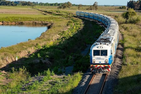 Trenes de larga distancia. Foto NA.