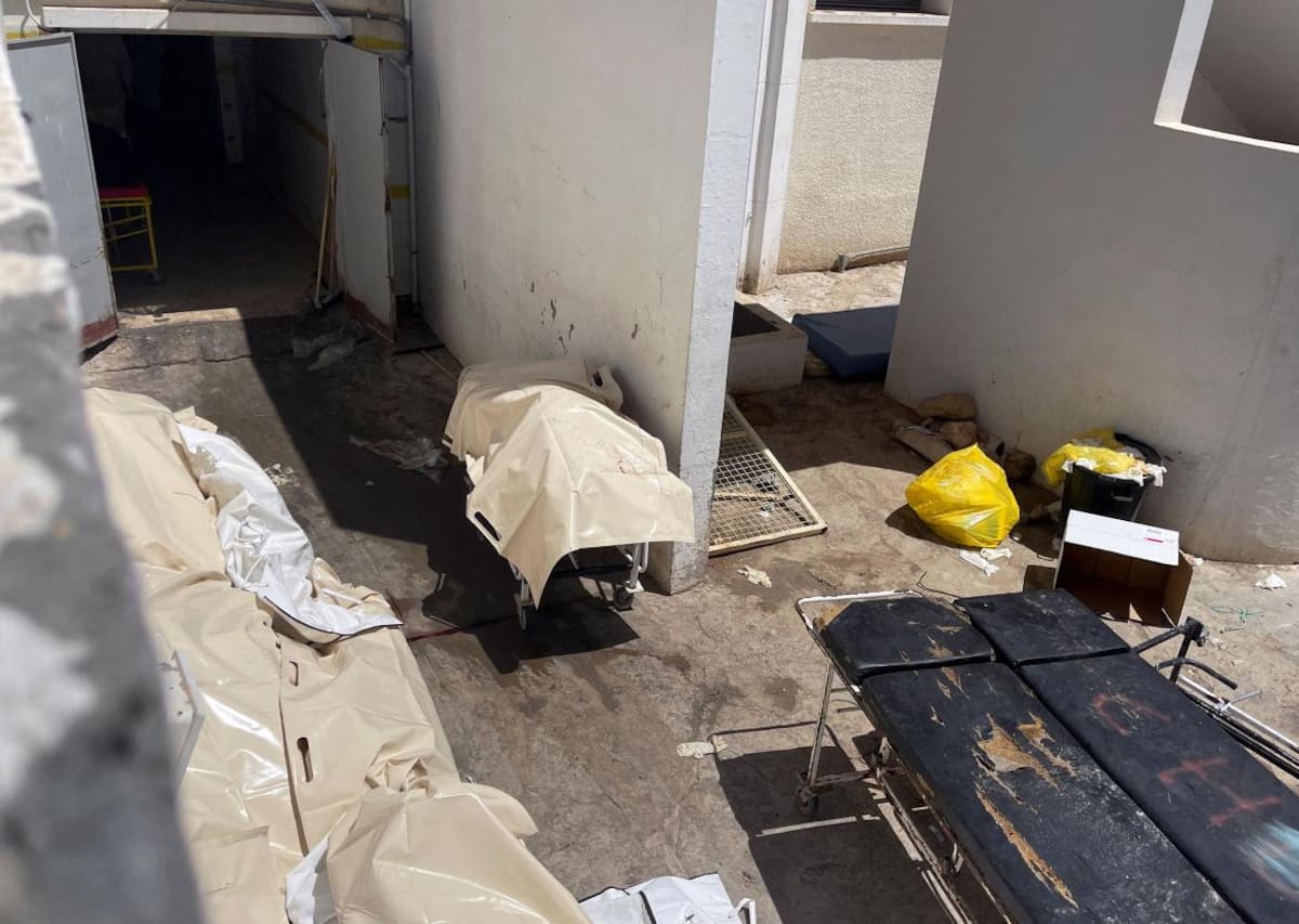 Cadáveres de inmigrantes en las costas de Túnez. Foto: Reuters.