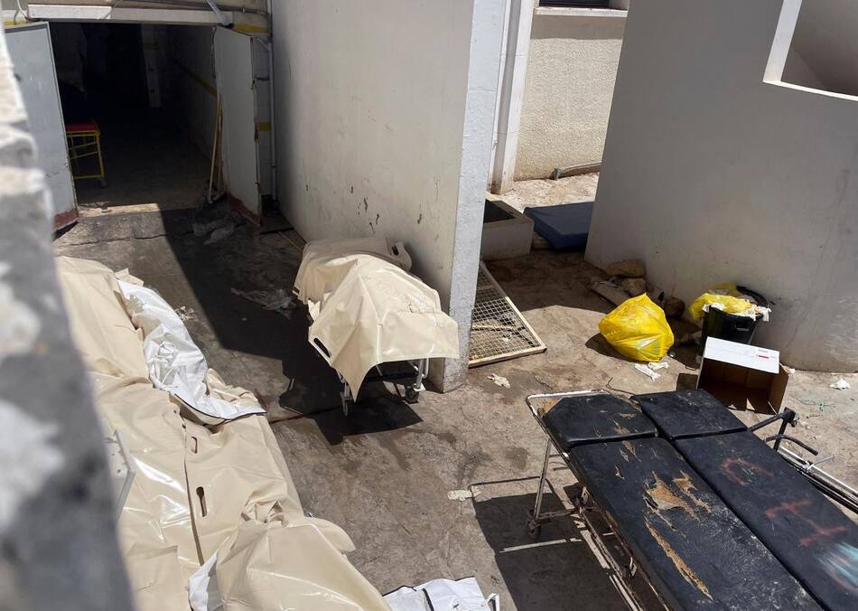 Cadáveres de inmigrantes en las costas de Túnez. Foto: Reuters.