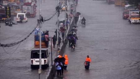 La llegada del ciclón Michaung a India. Foto: EFE.