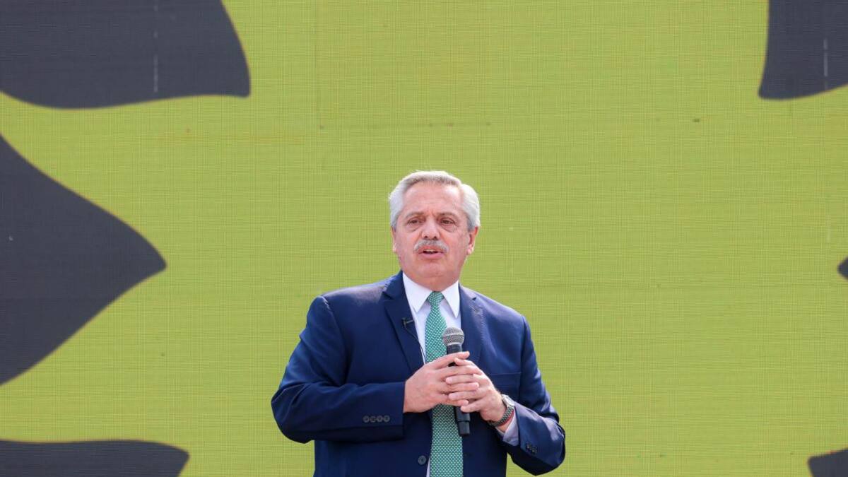 Alberto Fernández, AGENCIA NA
