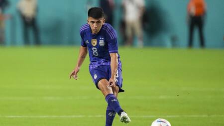 Thiago Almada en la Selección Argentina. Foto: NA.