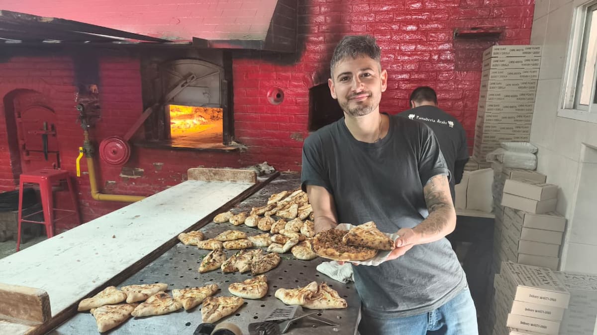 Sabores de Medio Oriente en Flores, el barrio más cosmopolita de CABA: cuánto cuestan las empanadas en Panadería Árabe Fatay