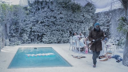 La curiosa aparición de Los Palmeras en El Eternauta: "Si llega una invasión, nosotros ponemos la cumbia"