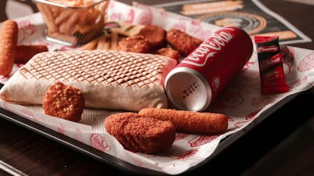 Un médico aseguró que los alimentos ultraprocesados están diseñados "para no dejar de comerlos"