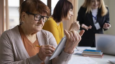 De talleres artísticos a colonias recreativas: las 7 propuestas gratuitas de PAMI para sus afiliados