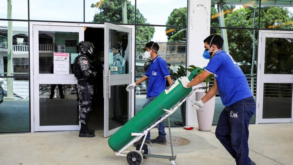 Problemas sanitarios en Manos por el ola de casos de coronavirus, REUTERS