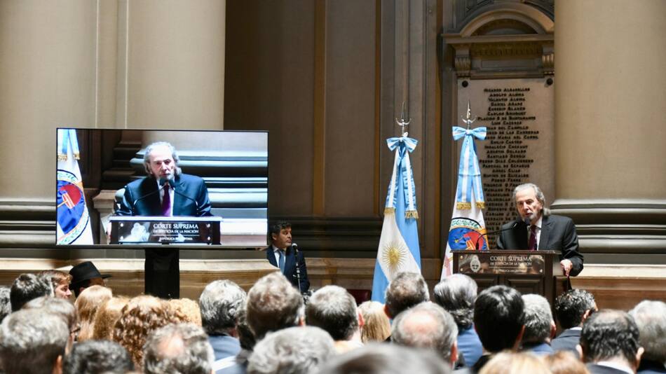 La Corte brindó un reconocimiento a Juan Carlos Maqueda.