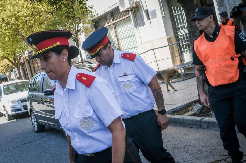 Verónica Onieva y Javier Timoteo, bomberos que atendieron a Fernando Báez Sosa. Foto: Telam.