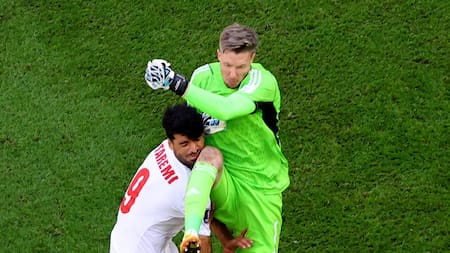 Hennesey, arquero de Gales, fue el primer expulsado del Mundial: la similitud con el choque entre Higuaín y Neuer