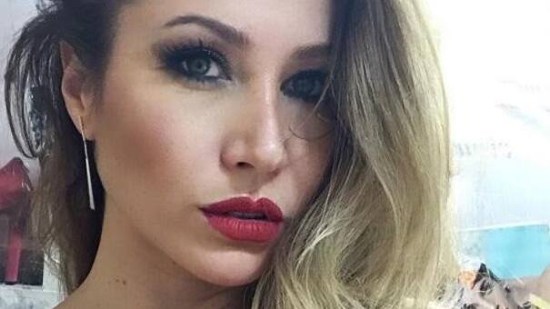 Adabel Guerrero, al borde de la censura de Instagram con sensual foto en blanco y negro