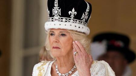 La reina Camila homanajeó a Isabel II. Foto: Reuters.