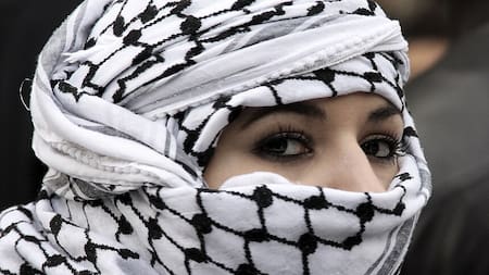 Kufiya, el ícono emblemático de Palestina. Foto: Wikimedia Commons.