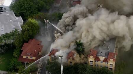 Incendio en un edificio de Estados Unidos. Foto: captura
