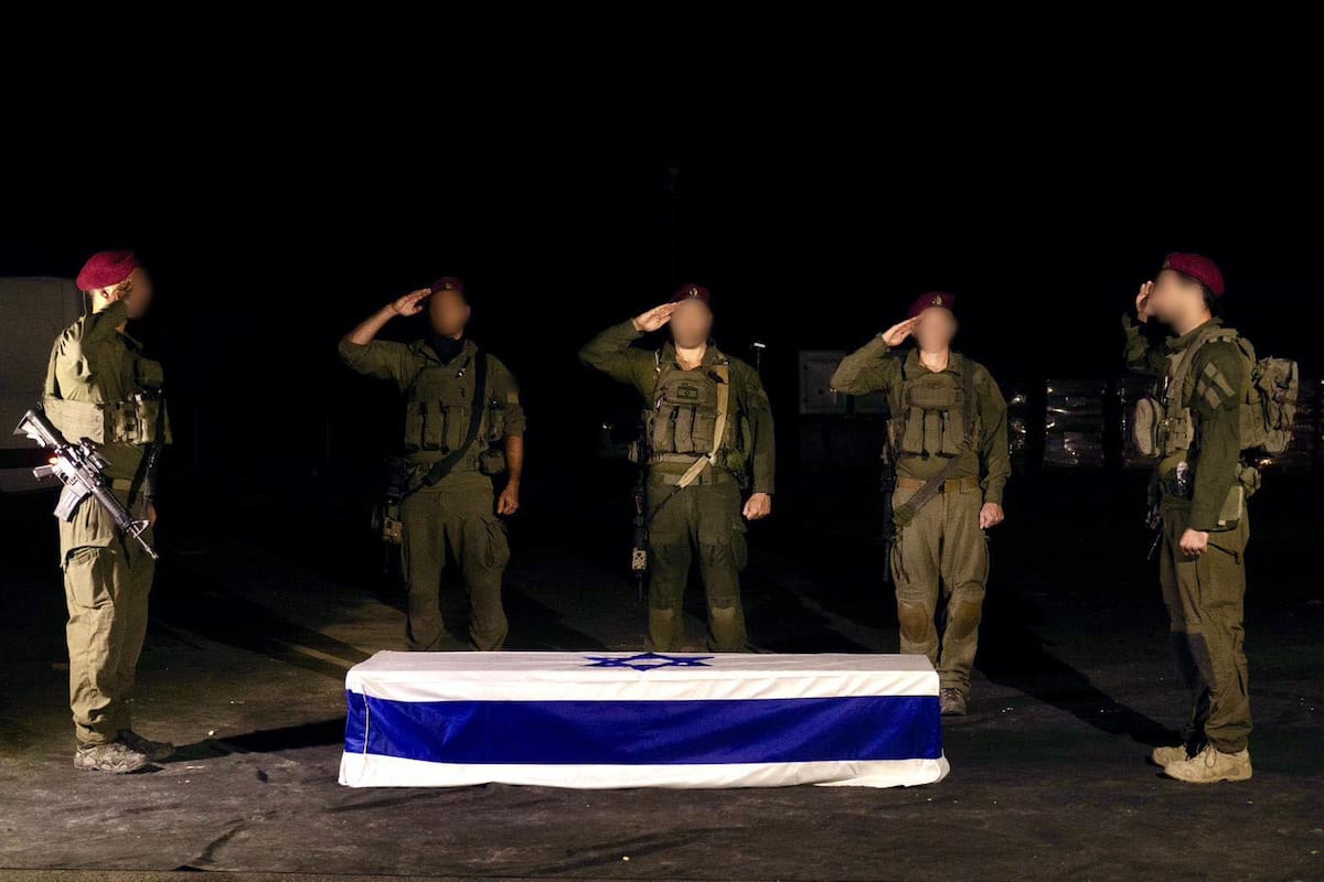 Último adiós a Eliyahu Margalit, rehen entregado por Hamás a Israel.