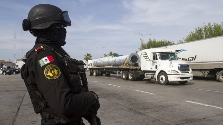Atacaron a balazos las instalaciones de la Fuerza Civil en el Puente Colombia. Foto: El Sol de México.