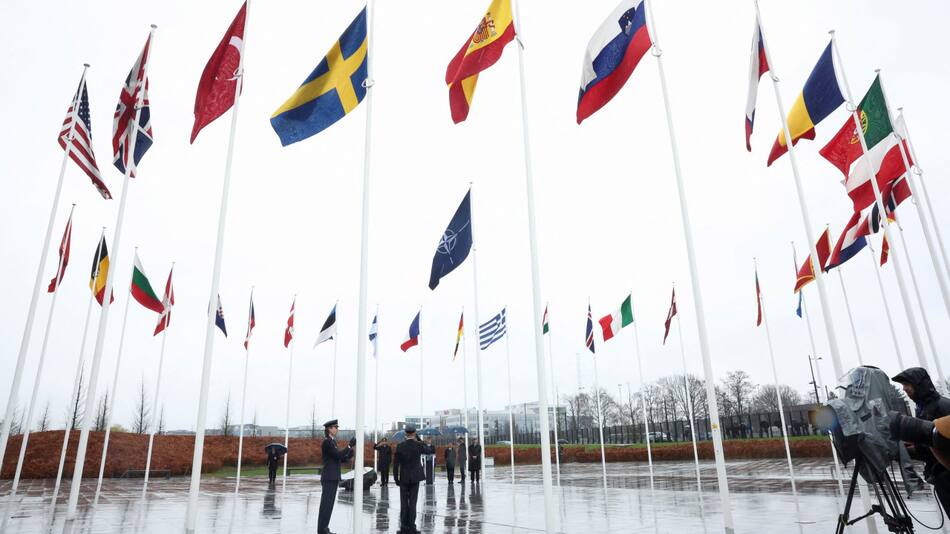 Las banderas de la Organización del Tratado del Atlántico Norte. Foto: Reuters