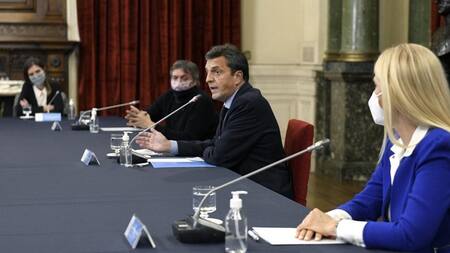 Tarifas: Presentan proyecto que beneficia a más de 3 millones de familias